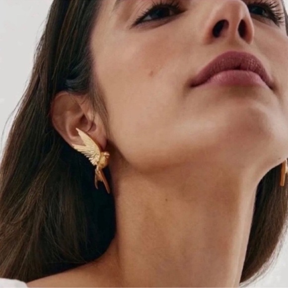 Minimal Bird Earrings - Small Hammered Brass Sparrow Drops  Gold Sparrow Bird Earrings